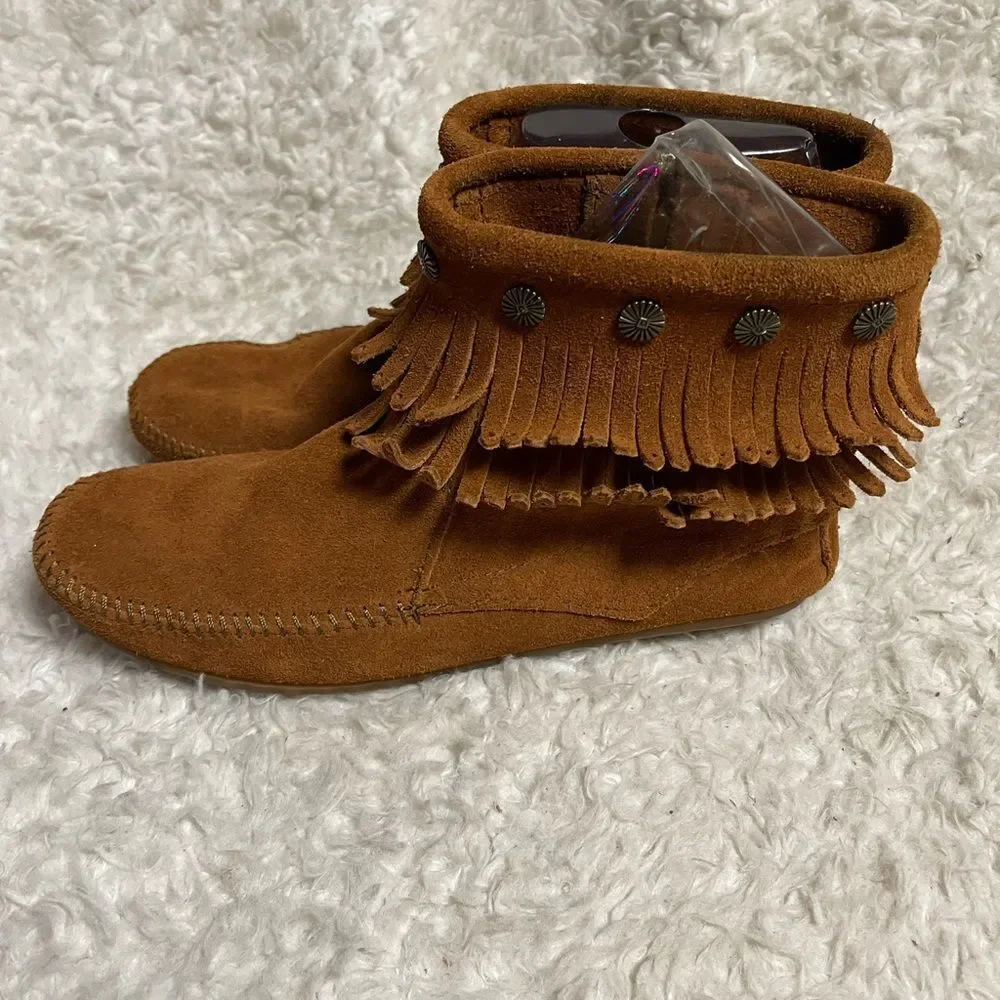 Womens Minnetonka leather Suede Double Fringe Indian Moccasin Ankle Boots SZ 10.